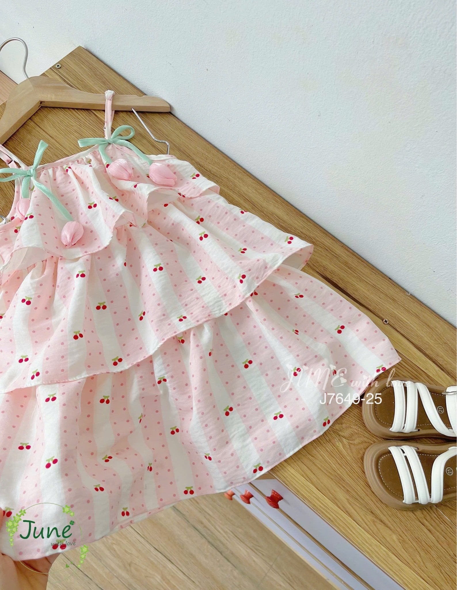 J7649 - Váy June with love 2 dây họa tiết đính hoa tulip hồng bé gái size 2-12y