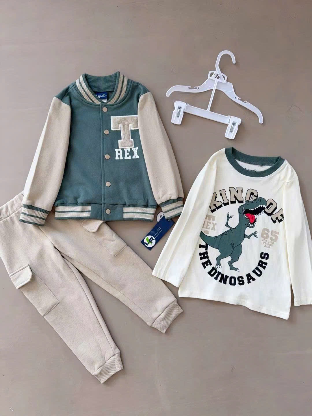 Set 3ct Rebels áo cotton + áo khoác bomber + quần nỉ bé trai size 2-7y