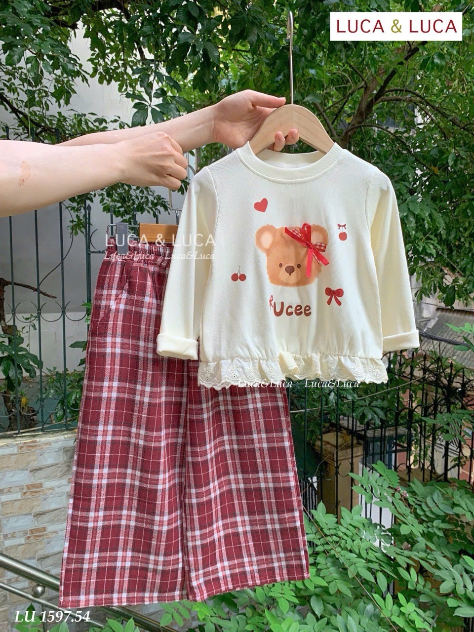 Lu 1597 - Bộ bé gái Luca áo dài tay in gấu phối ren + quần dài kẻ size 2-12y