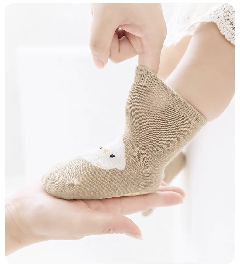 Tất chống trượt cao cổ Hug Elephant 6 màu size 1 - 5y