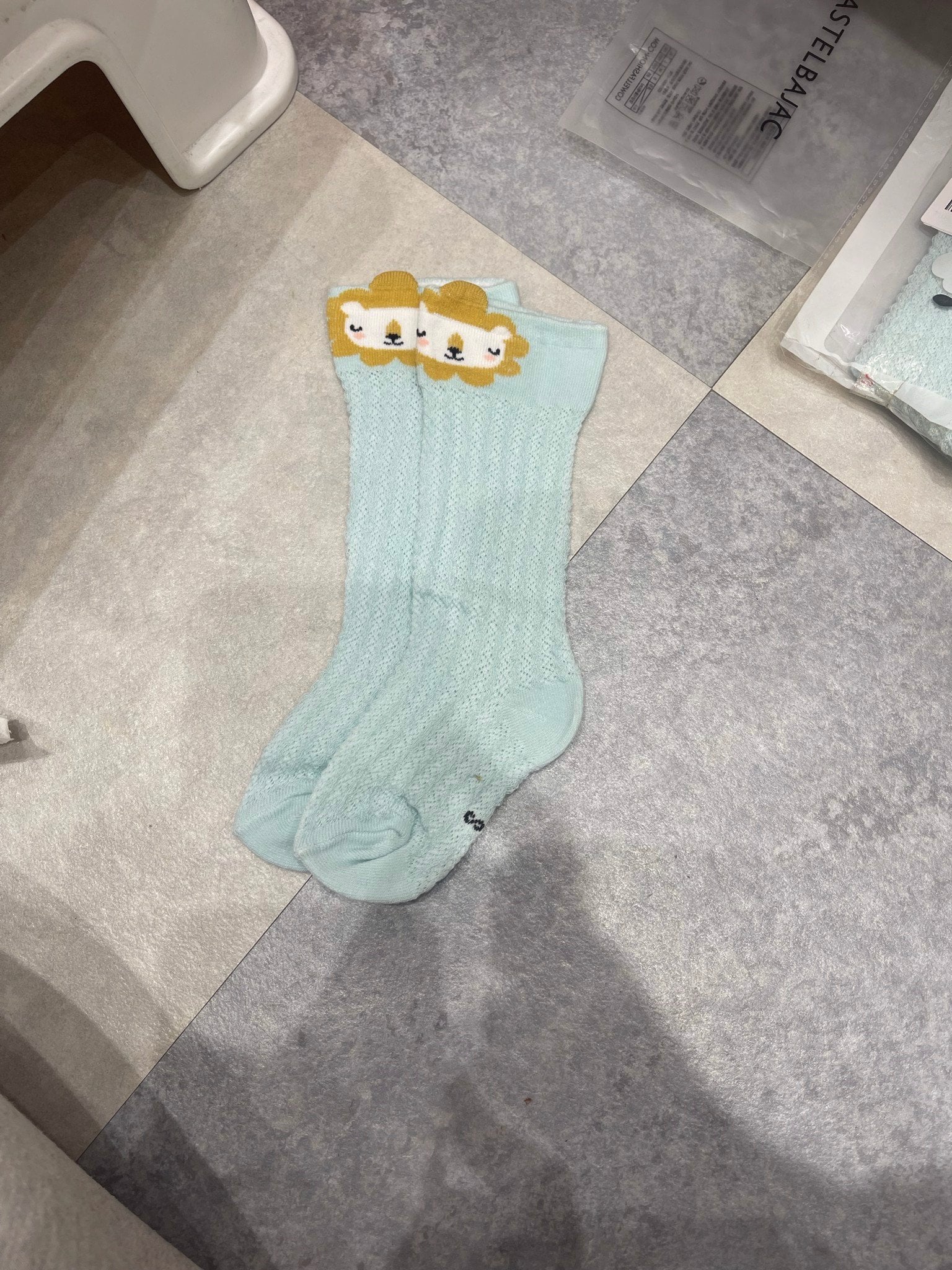 Tất lưới điều hòa dài qua đầu gối hình thú