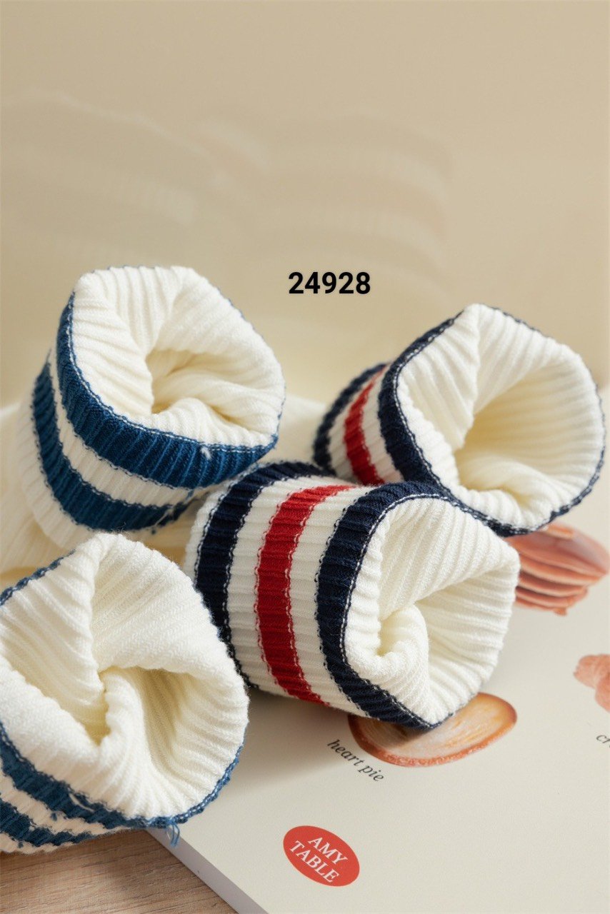 Tất len cao tới gối tuổi Teen kẻ sọc 7 màu ( Free size )