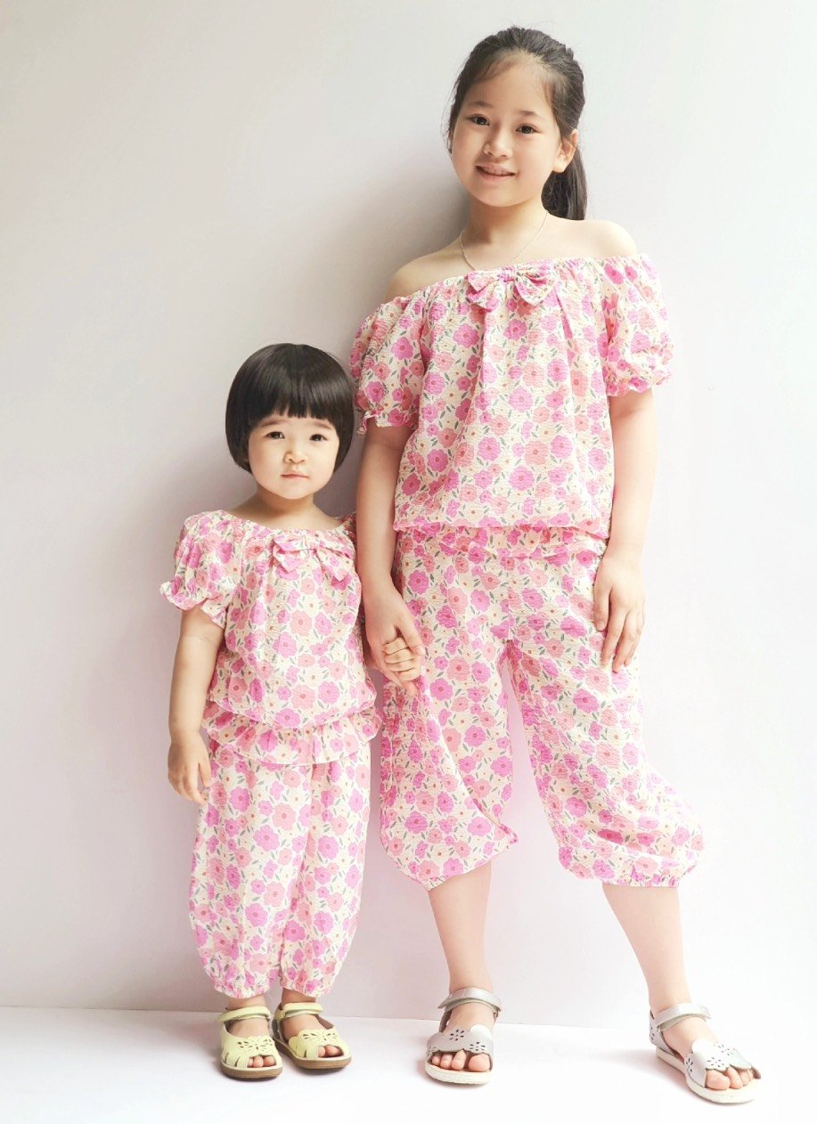 Bộ thô nhăn xuất Hàn chun cổ nơ ngực - quần lửng bo gấu 2 màu size 100 - 140