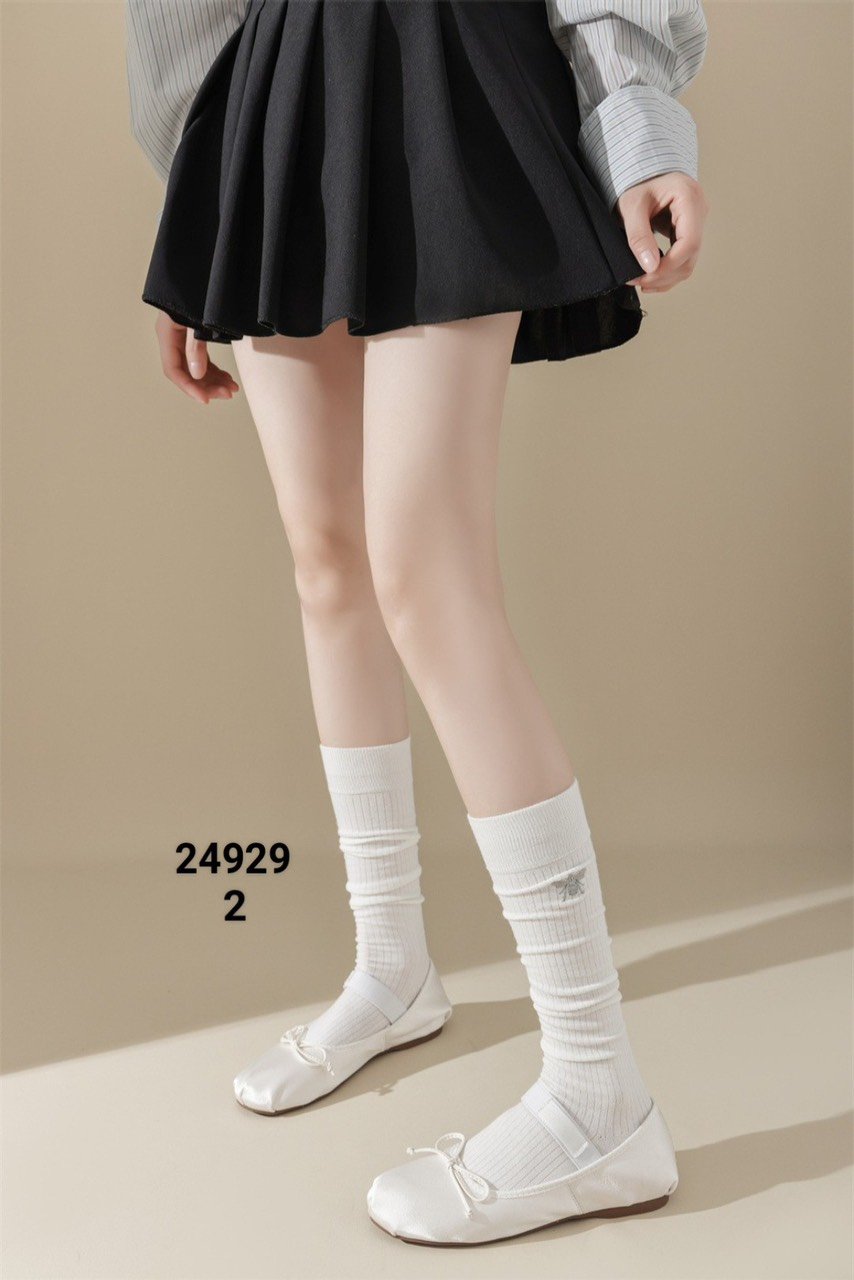 Tất len cao tới gối tuổi Teen thêu ong ( Free size )