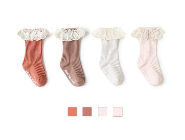 Tất cao cổ bèo ren trắng BG