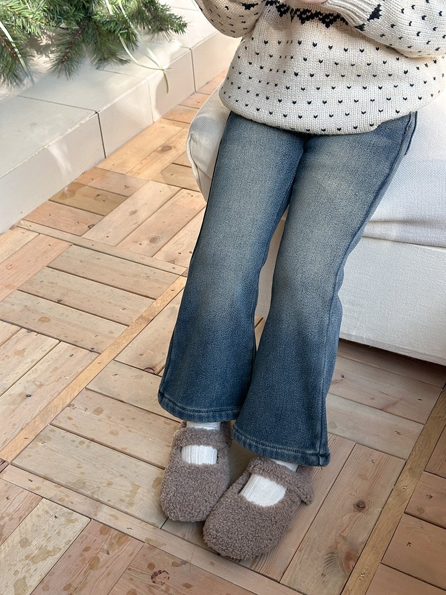 Quần jean Ambb mềm lót nỉ ống loe màu xanh đậm bé gái size 110-160