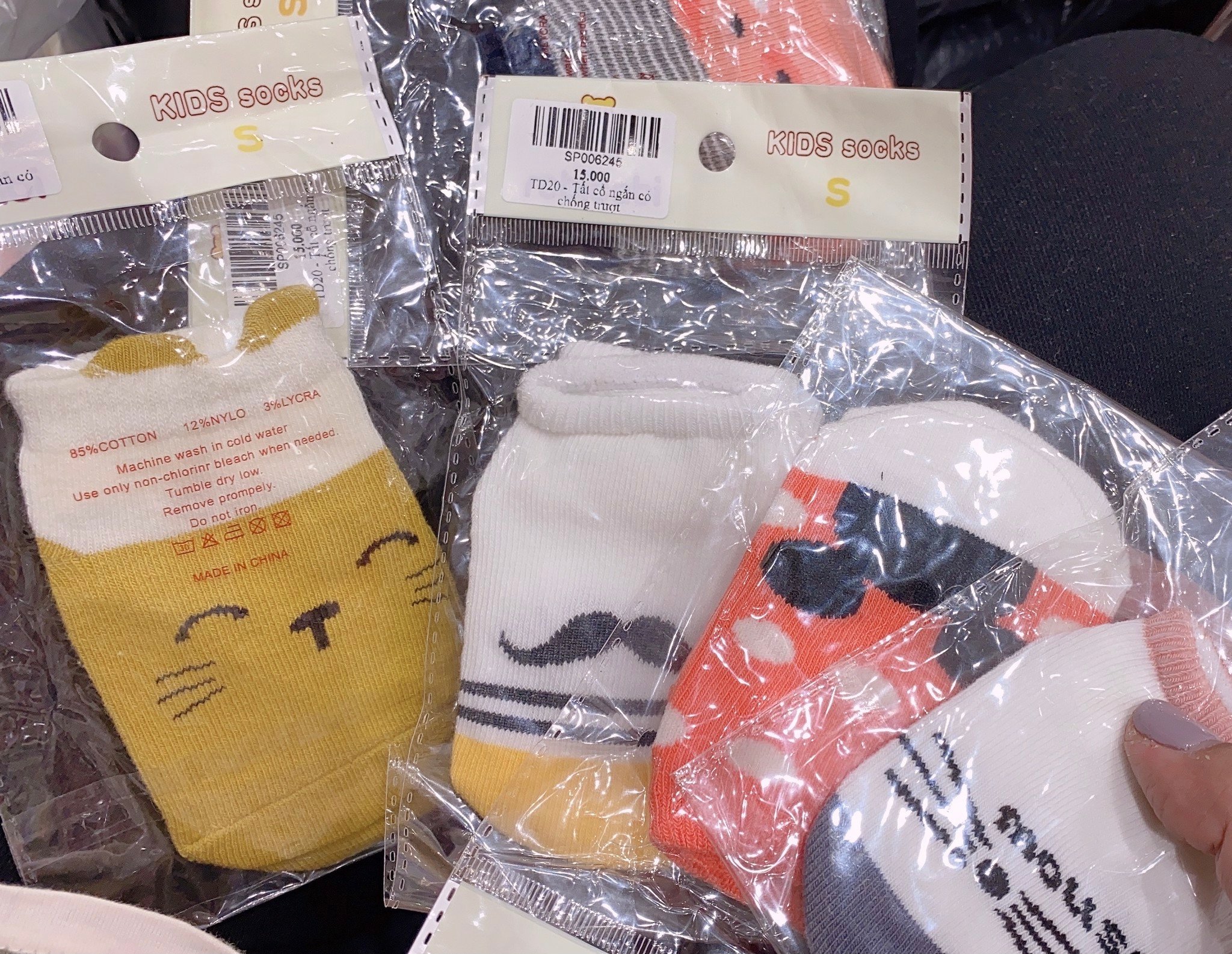 Tất ngắn cổ hoạt hình trộn mẫu BG