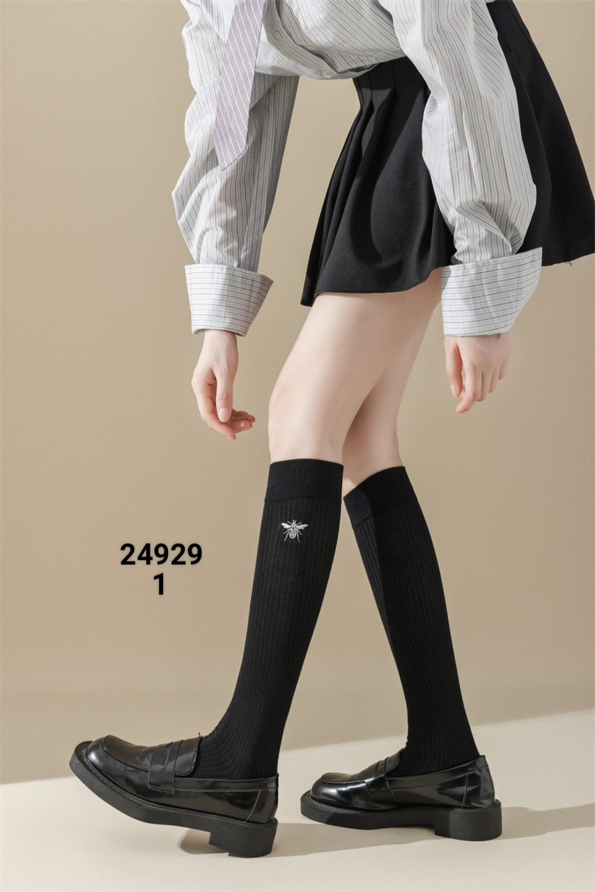 Tất len cao tới gối tuổi Teen thêu ong ( Free size )