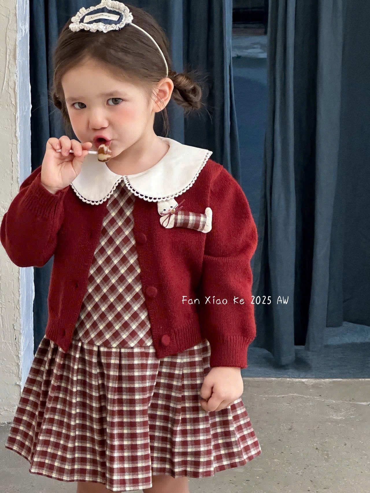 25182 - Set 2ct QC Fanxiaoke váy + cardigan cún kẻ caro 2 màu xanh/đỏ bé gái size 80-120