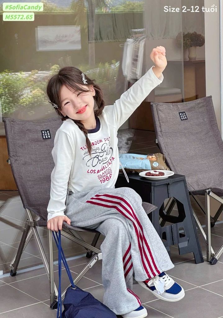 M5572 - Set Mia Kids áo thun trắng Originals - quần nỉ ghi sọc đỏ size 2 - 12y