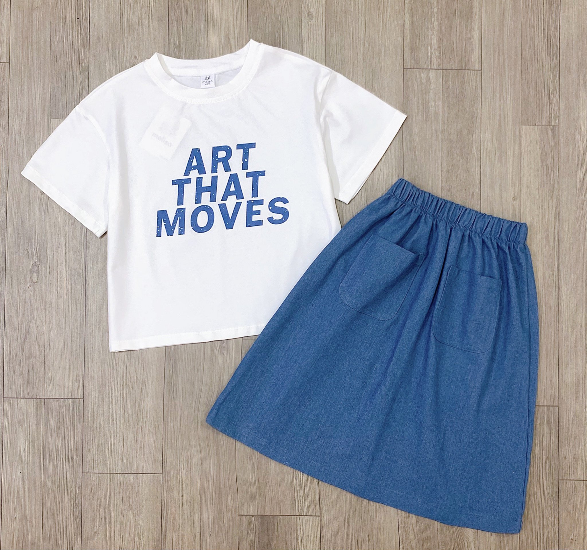 Bộ Melisa áo trắng in chữ + chân váy xanh jean BG size 3-12y