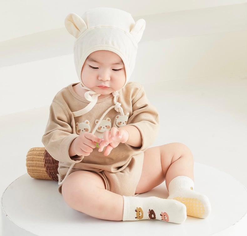 Tất chống trượt cao cổ Hug Elephant 5 màu size 1 - 5y