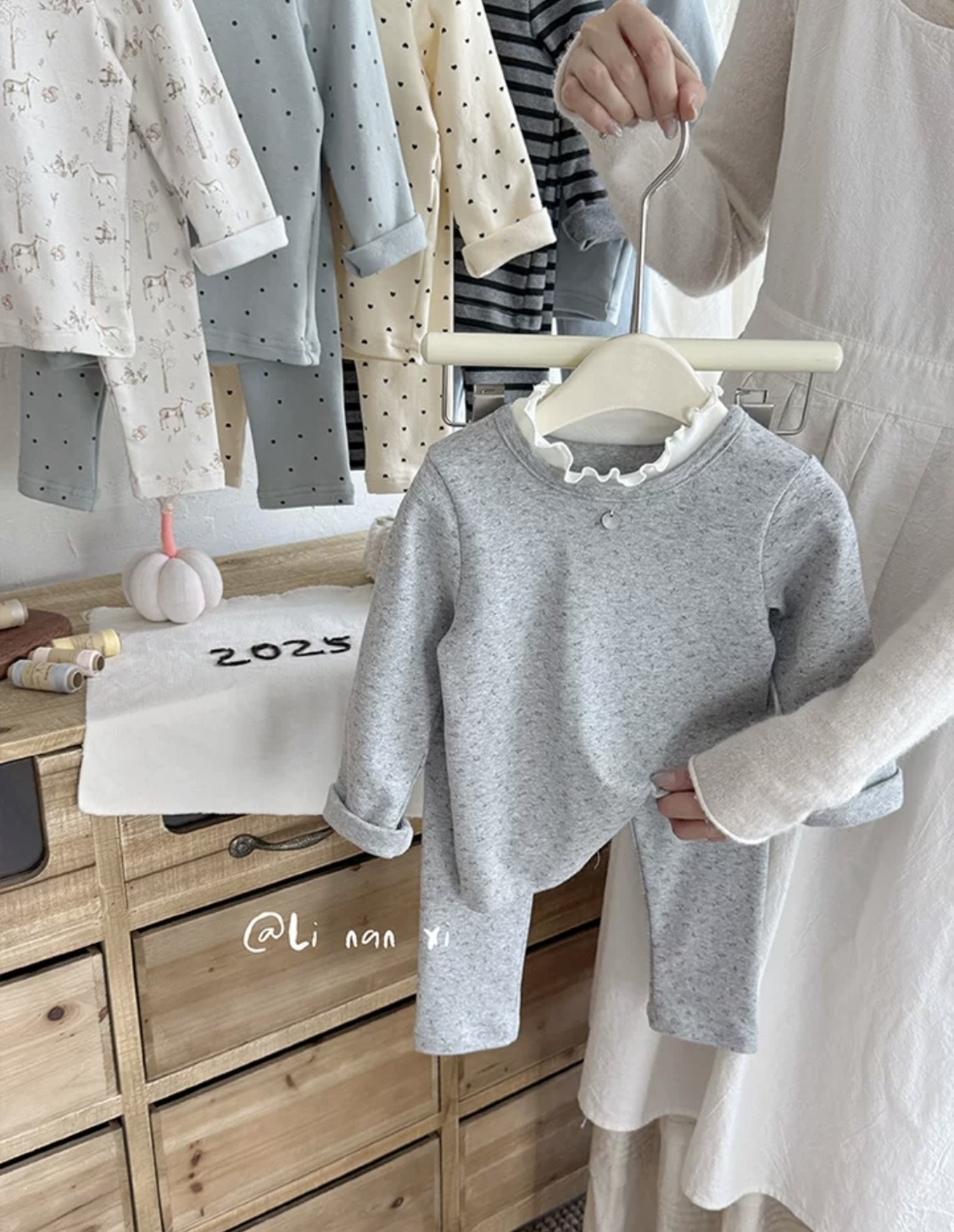 88267 - Bộ nỉ mỏng LNX phối cổ bèo trắng 3 mẫu Bé Gái size 90 - 140