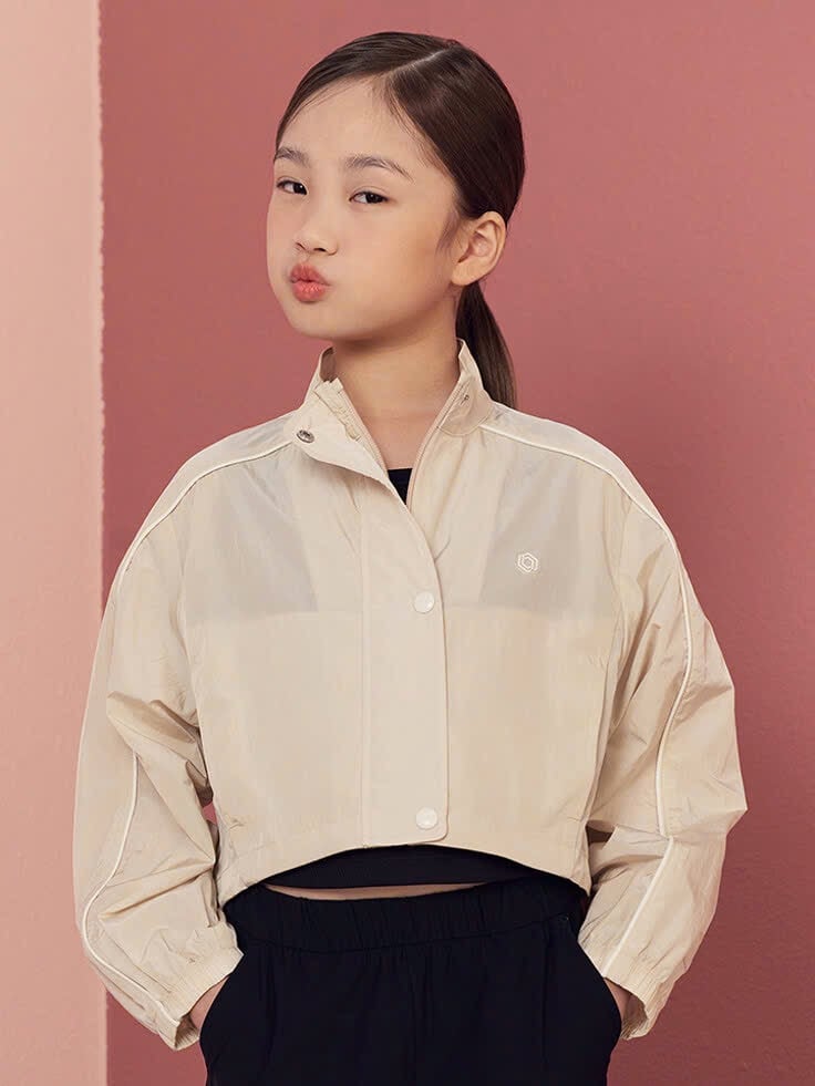 AK57 - Áo khoác gió dáng croptop Top10 Balance cho bé size 130-170