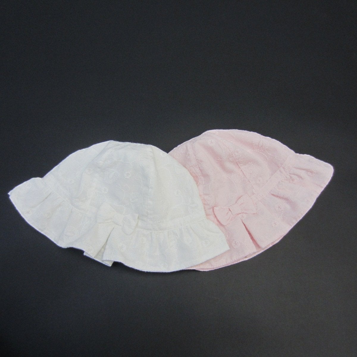 Mũ vải vành Miller vải thô thêu đính nơ hoa lá hồng/trắng