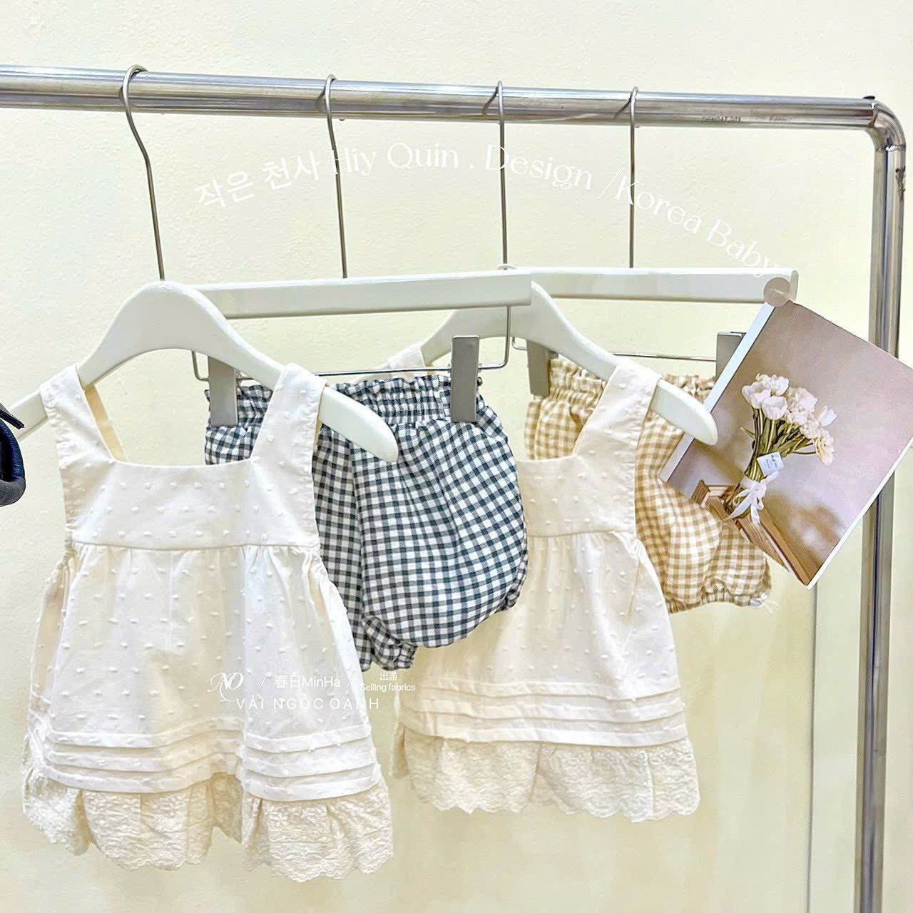Bộ Hiyquin áo màu be phối chân ren + quần đùi bồng kẻ caro nhiều màu bé gái size 1-7y
