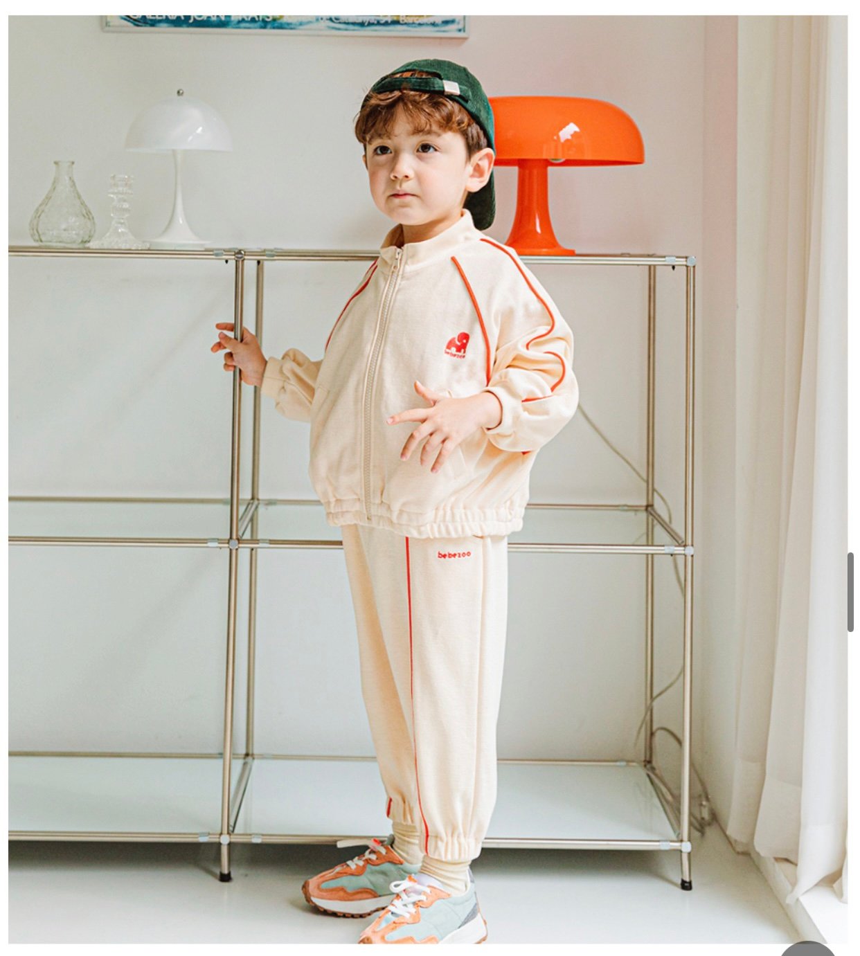 Quần thể thao Bebezoo có viền 2 màu be/rêu BTBG