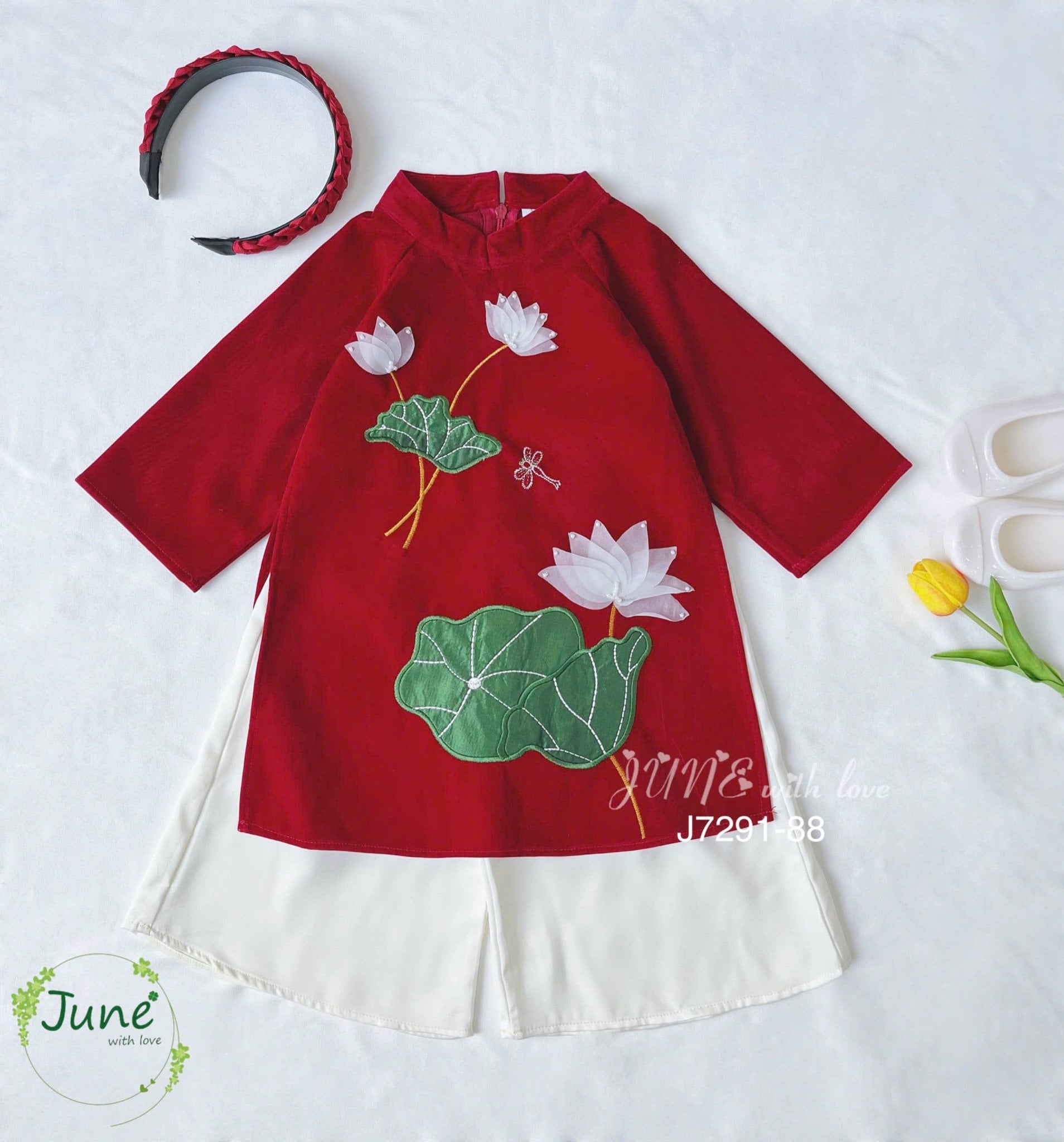 J7291 - Áo dài nhung June nhung đỏ đính kết hoa sen bé gái size 1-10y