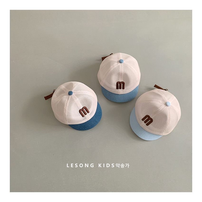 Mũ lưỡi trai phối vải  jean vải lưới màu kem thêu M ( Free size 1 - 3y )