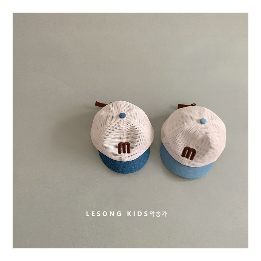 Mũ lưỡi trai phối vải  jean vải lưới màu kem thêu M ( Free size 1 - 3y )