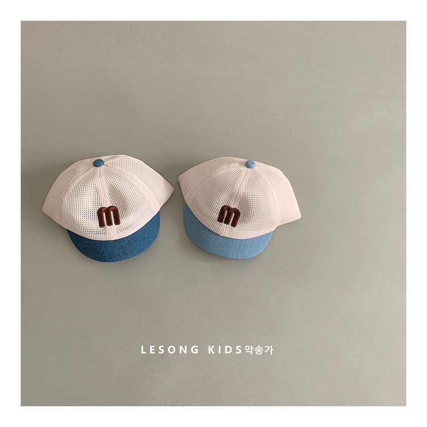 Mũ lưỡi trai phối vải  jean vải lưới màu kem thêu M ( Free size 1 - 3y )