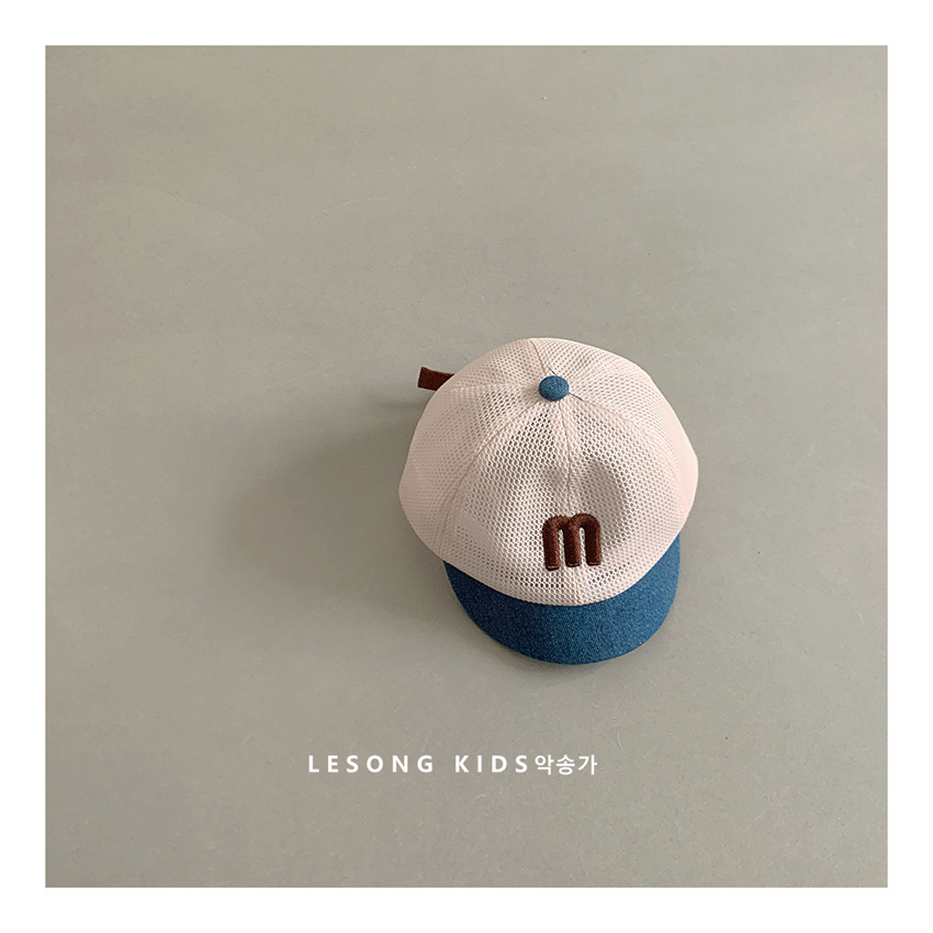 Mũ lưỡi trai phối vải  jean vải lưới màu kem thêu M ( Free size 1 - 3y )