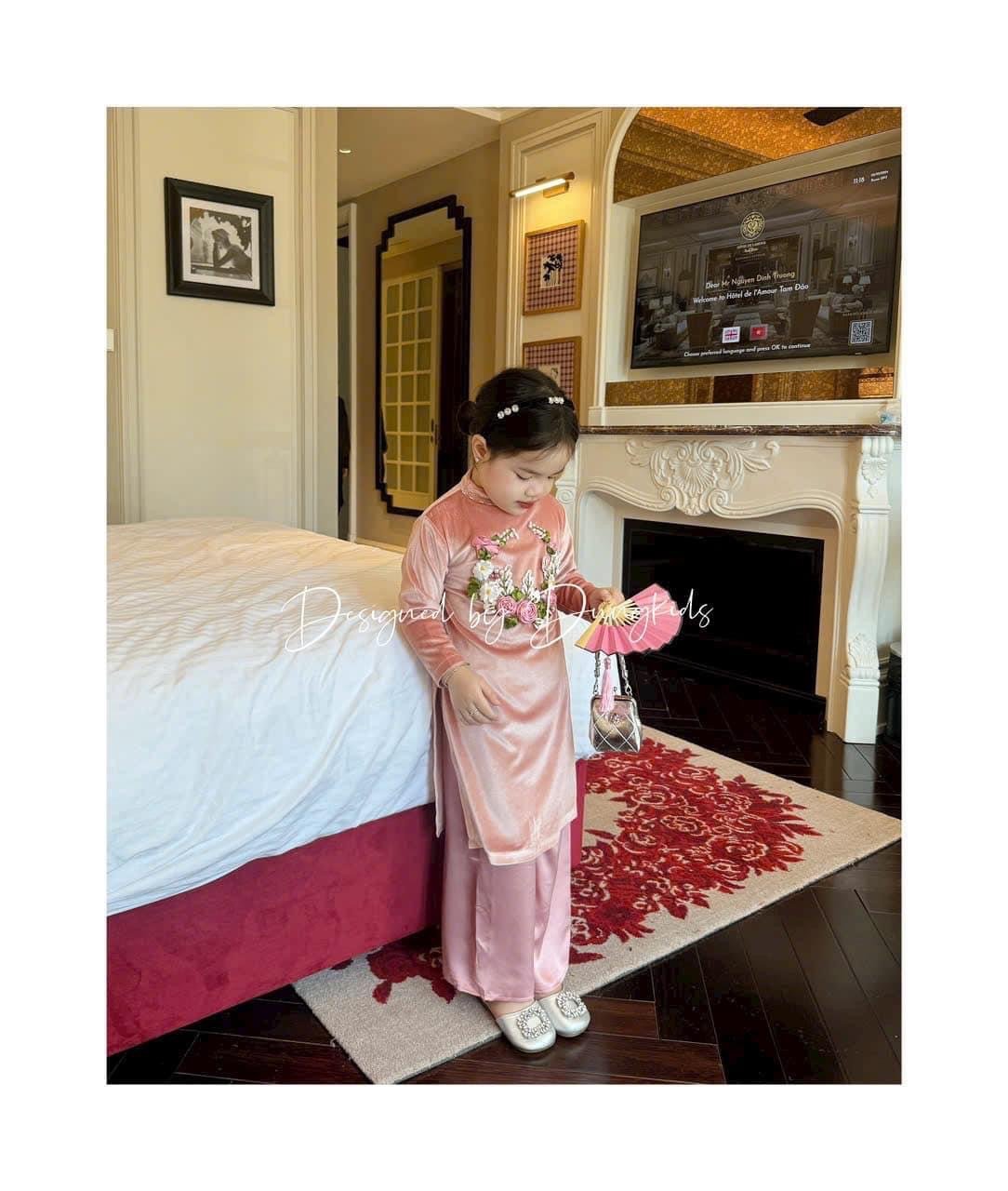 Áo dài Dungkids vải nhung tuyết thêu ruy băng 3 màu cho bé gái size 1-10y