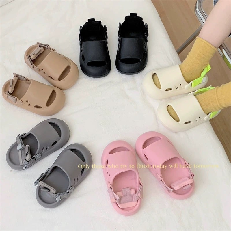 SD04 - Sục nhựa EVA mềm nhẹ có quai mềm đằng sau BTBG