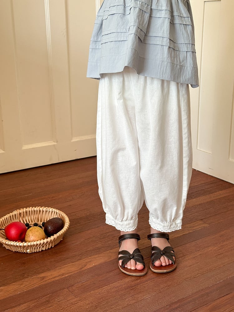 Quần vải thô Ambb bo ren gấu màu trắng bé gái size 90-160