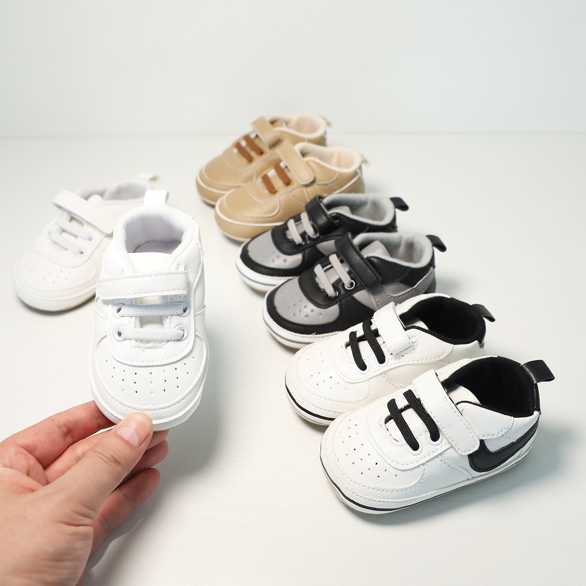 Giày tập đi Baby Fashion đế mềm chống trượt dáng thể thao quai dán màu trắng bé trai