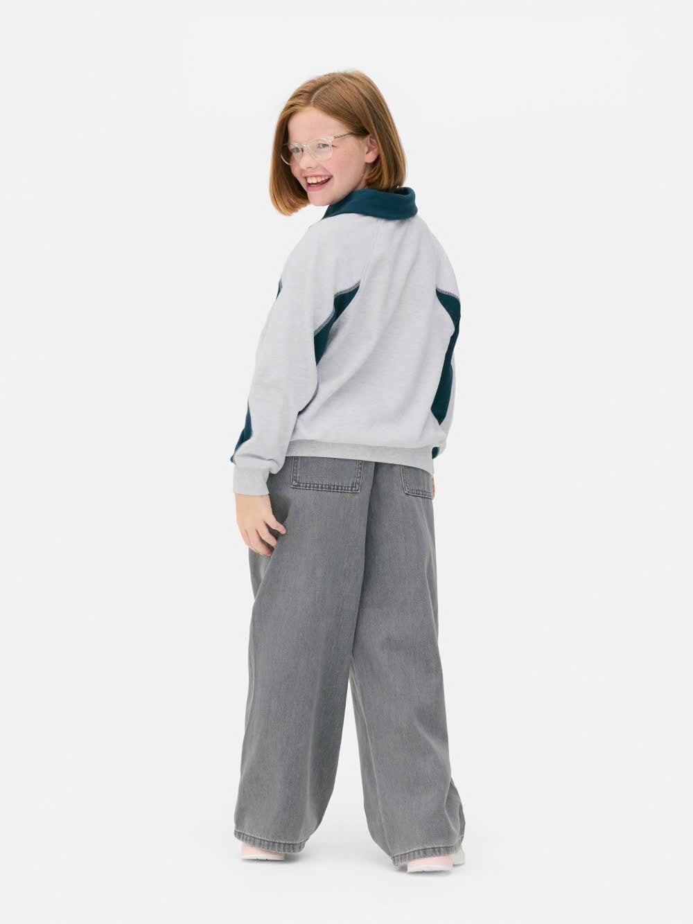 Áo nỉ da cá Primark màu ghi phối xanh rêu New York size 8 - 15y