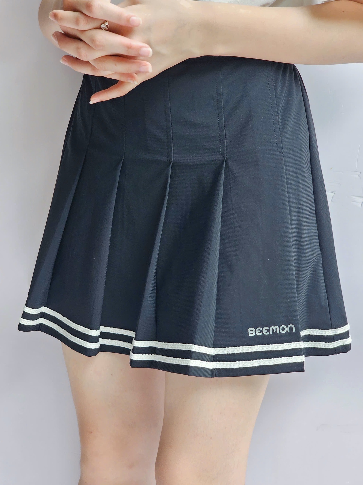 Chân váy Beemon xếp ly viền kẻ cho bé gái 2 màu đen/navy size 120-160