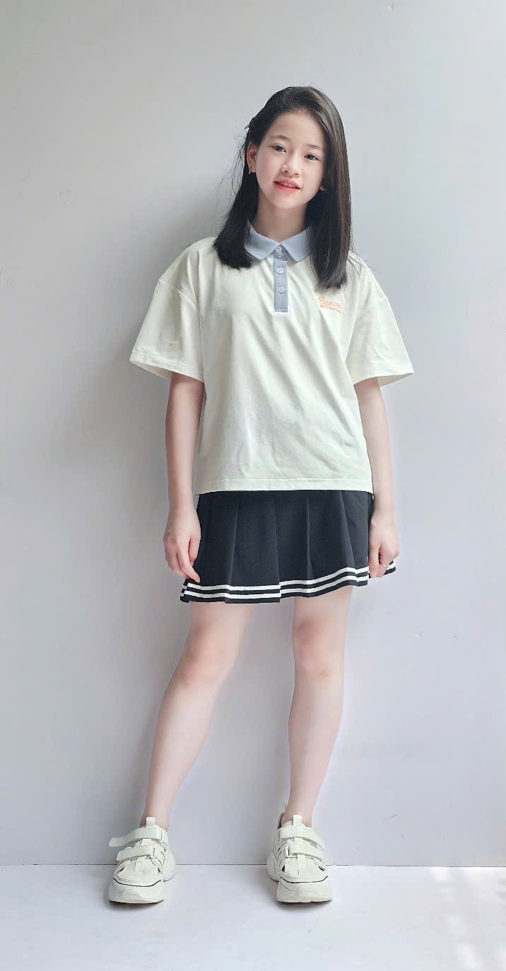 Chân váy Beemon xếp ly viền kẻ cho bé gái 2 màu đen/navy size 120-160