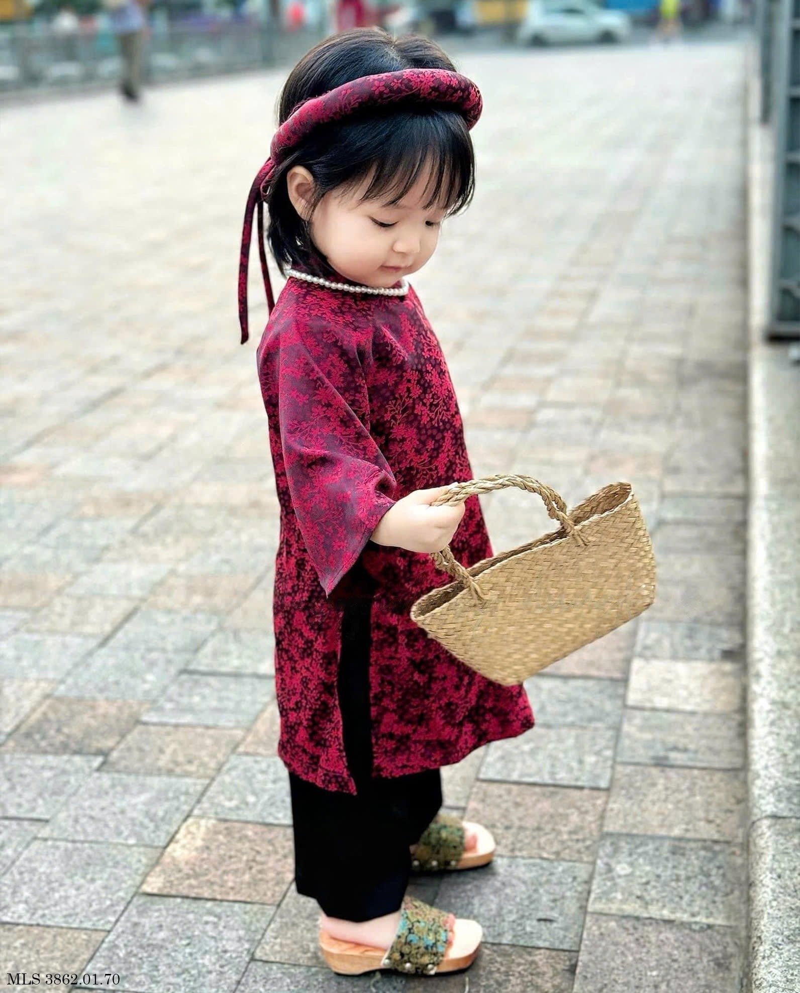 MLS 3862 - Áo dài lụa Melisa đính hạt viền cổ 2 màu size 2 - 12y