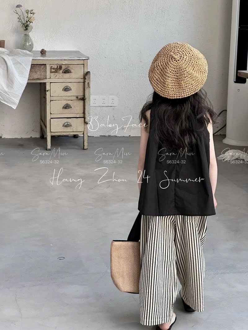 S6324 - Bộ Sara Min vải thô áo đen + quần culottes kẻ đen trắng bé gái 2-12y