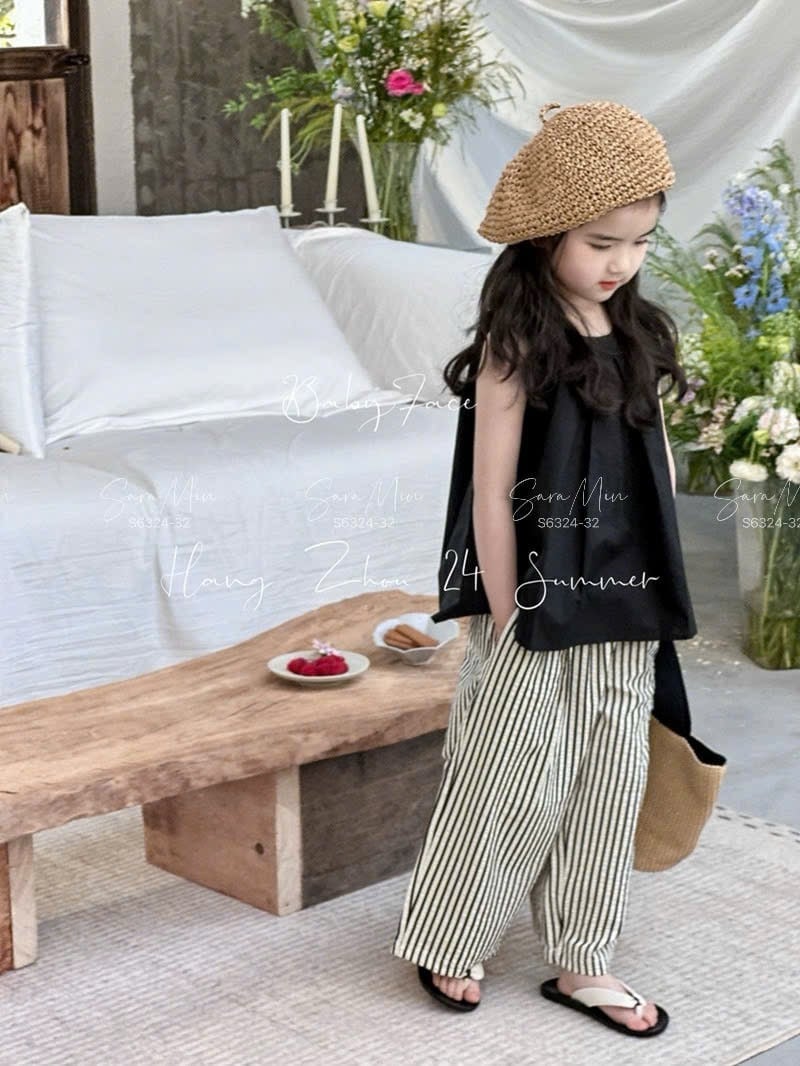 S6324 - Bộ Sara Min vải thô áo đen + quần culottes kẻ đen trắng bé gái 2-12y