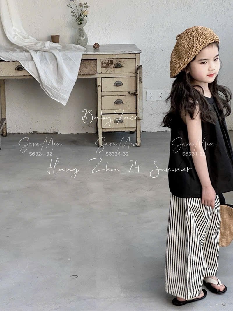 S6324 - Bộ Sara Min vải thô áo đen + quần culottes kẻ đen trắng bé gái 2-12y