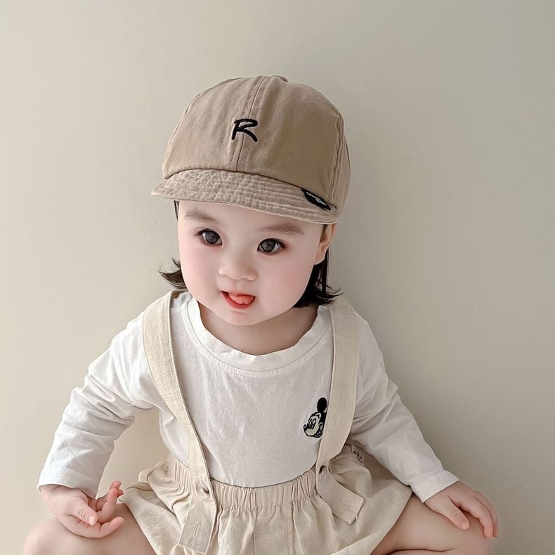 Mũ lưỡi le vành mềm chữ R nhiều màu BTBG size 6m-2y