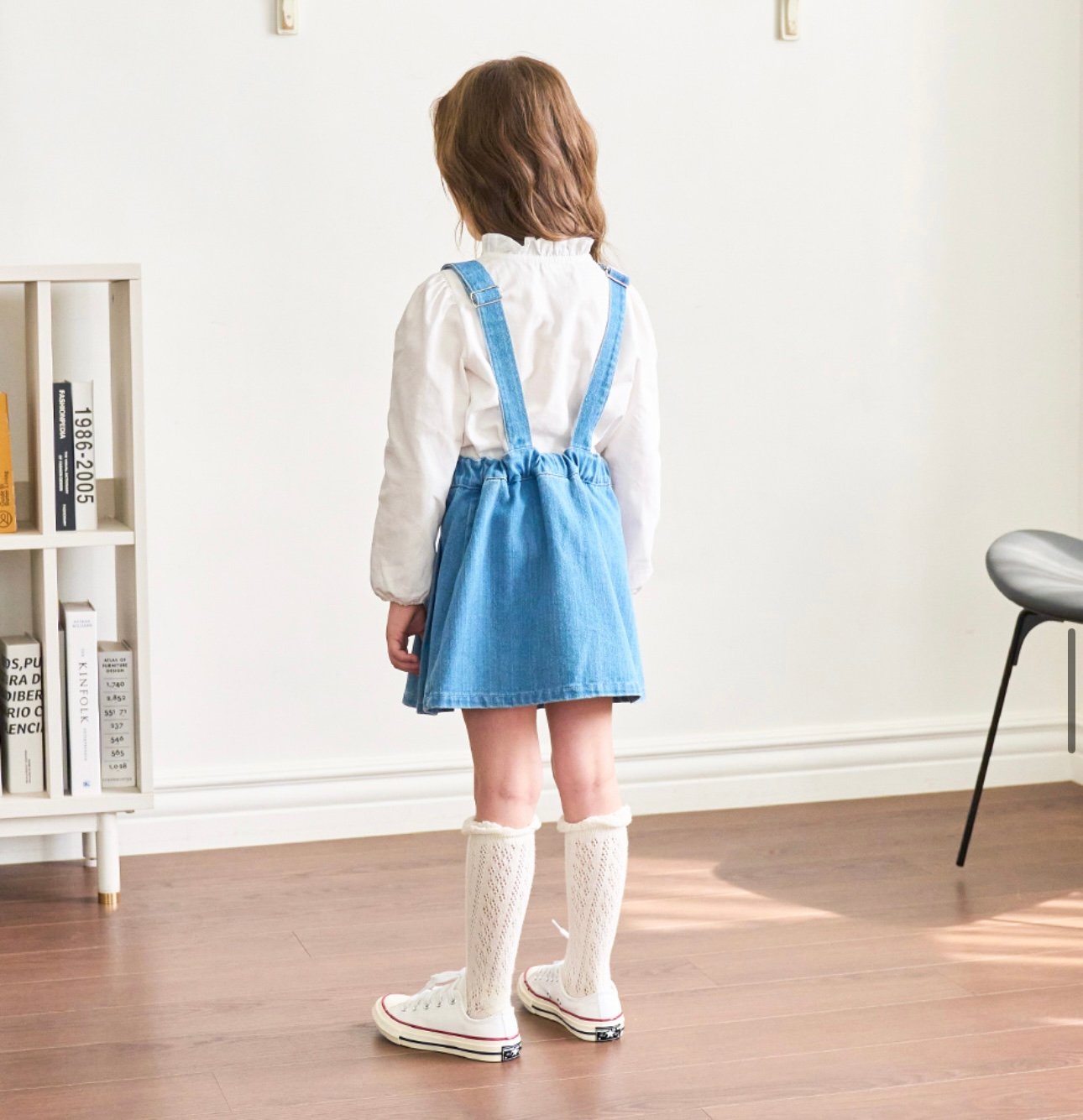 Váy yếm jean xanh thêu tim đỏ Bebezoo size 100 - 140 (ko kèm áo)