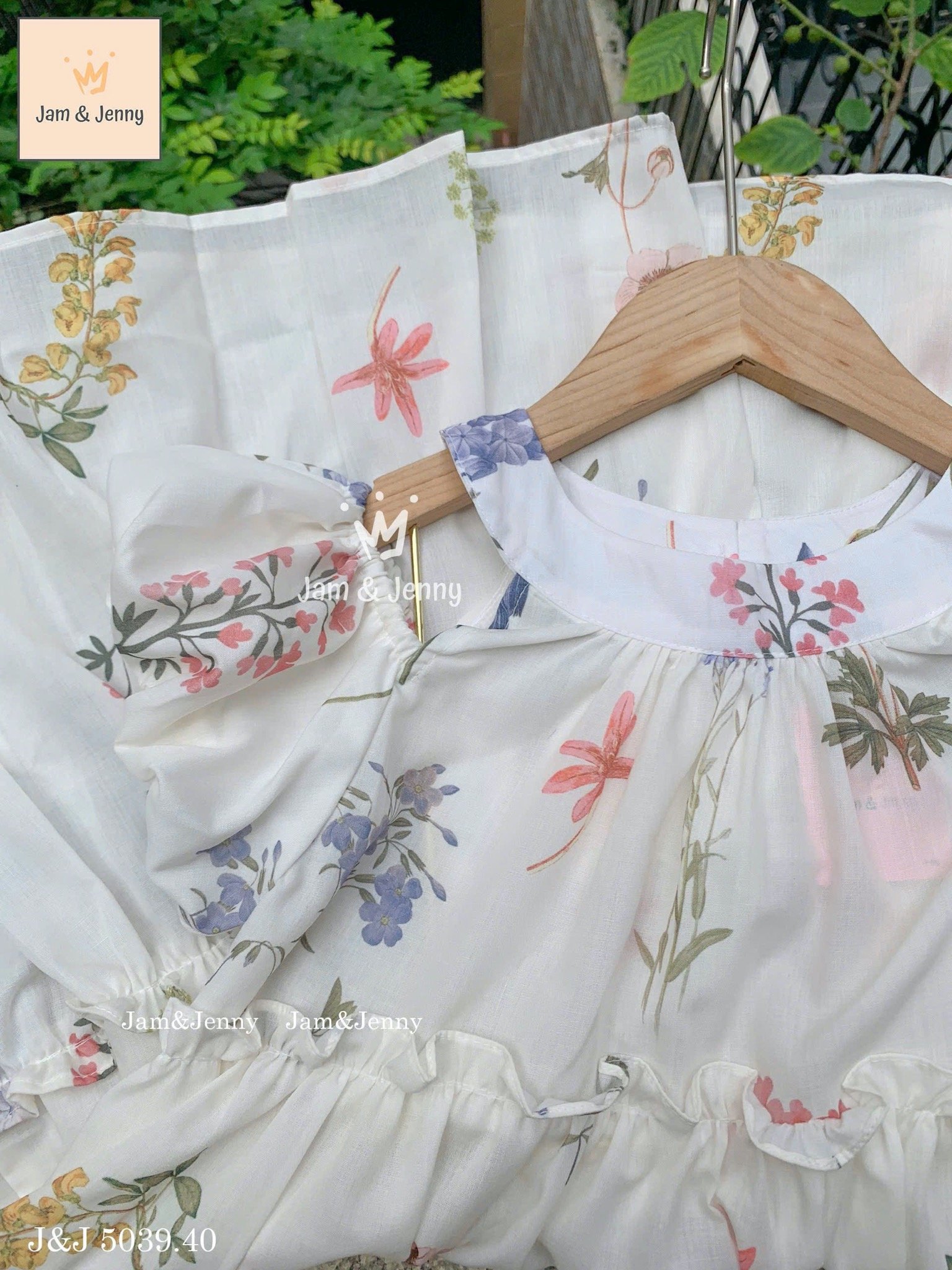 JJ 5039 - Váy vải thô Jam & Jenny cổ yếm trễ vai hoạ tiết hoa bé gái size 2-12y