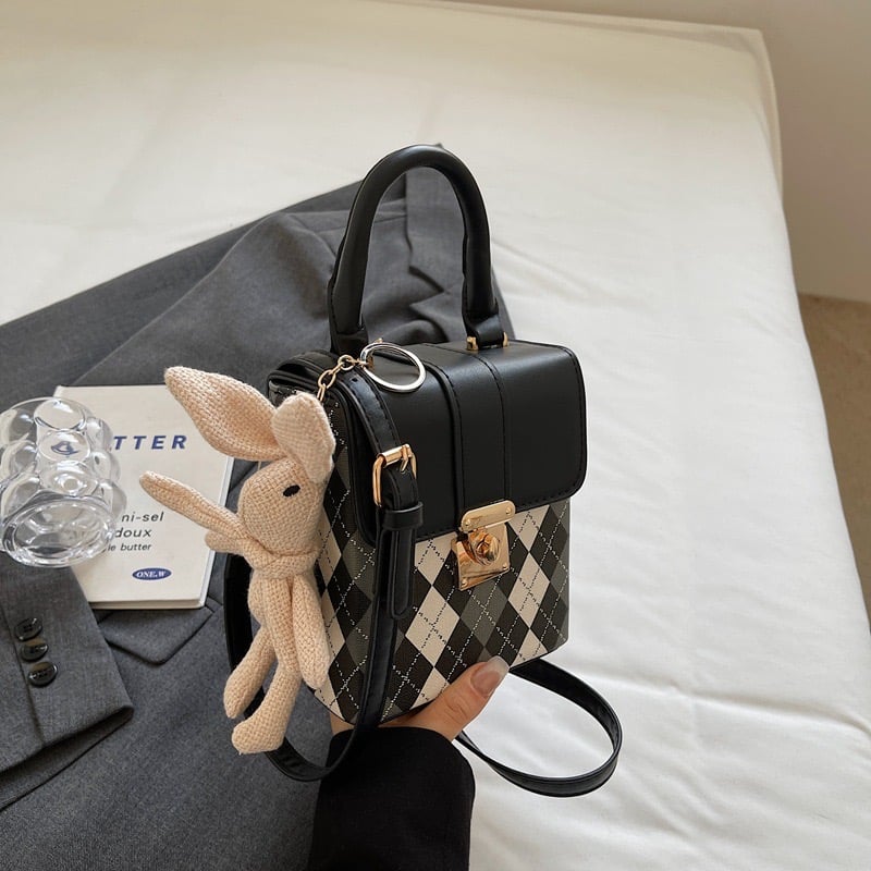 Túi hộp đeo chéo hoạ tiết kẻ gingham kèm thỏ cho Mẹ và Bé