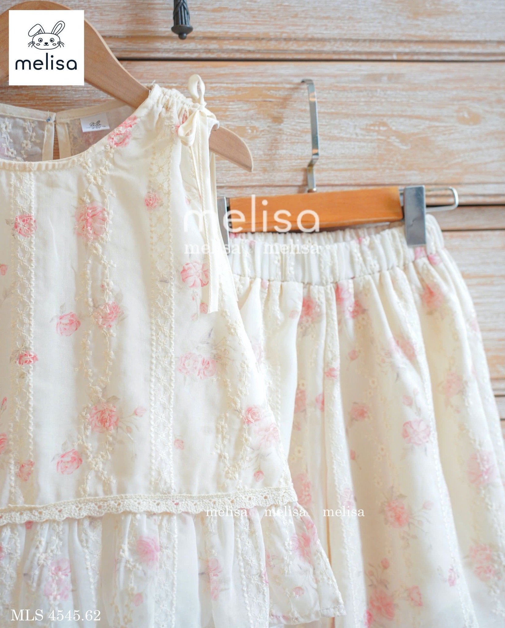 MLS 4545 - Bộ Melisa màu be hoạ tiết hoa thêu bé gái size 2-11y