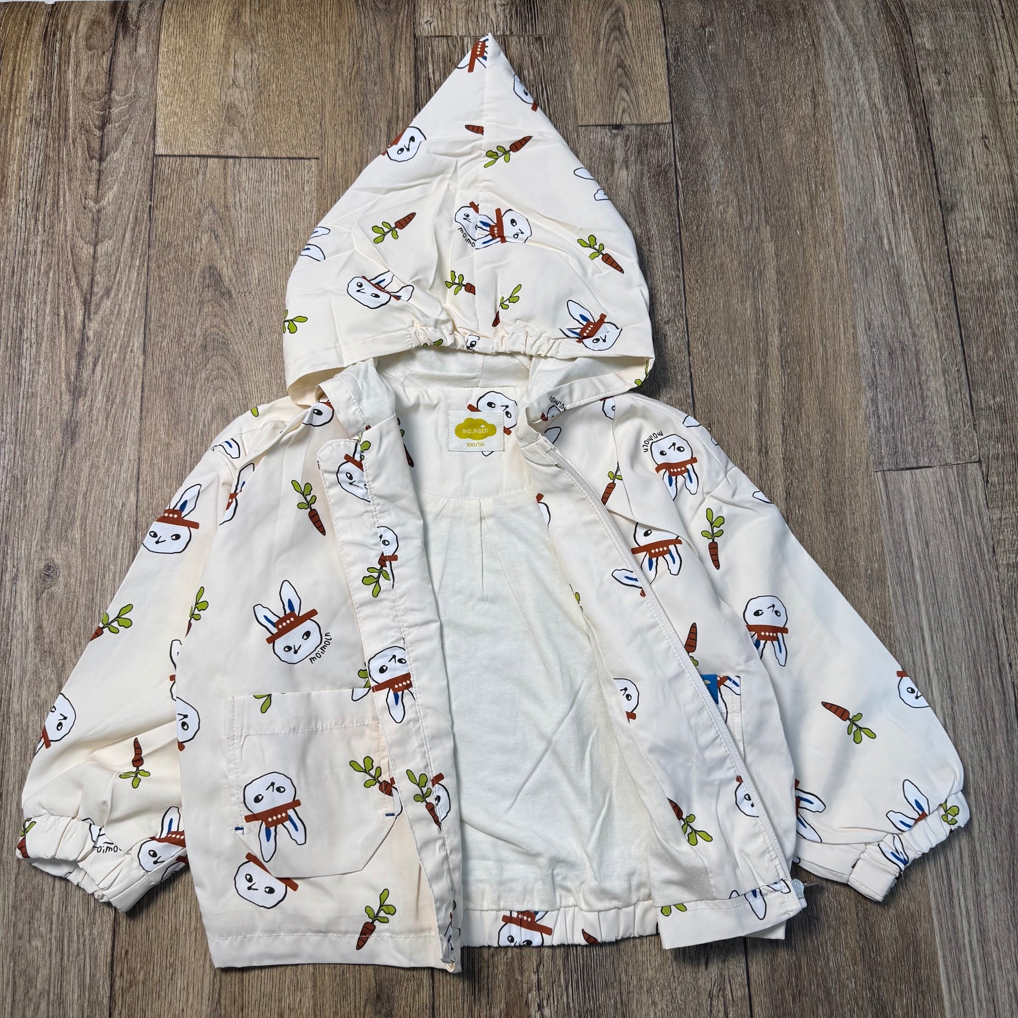 Áo khoác gió 2 lớp Moimoln lót cotton màu kem in thỏ cho bé size 90-120