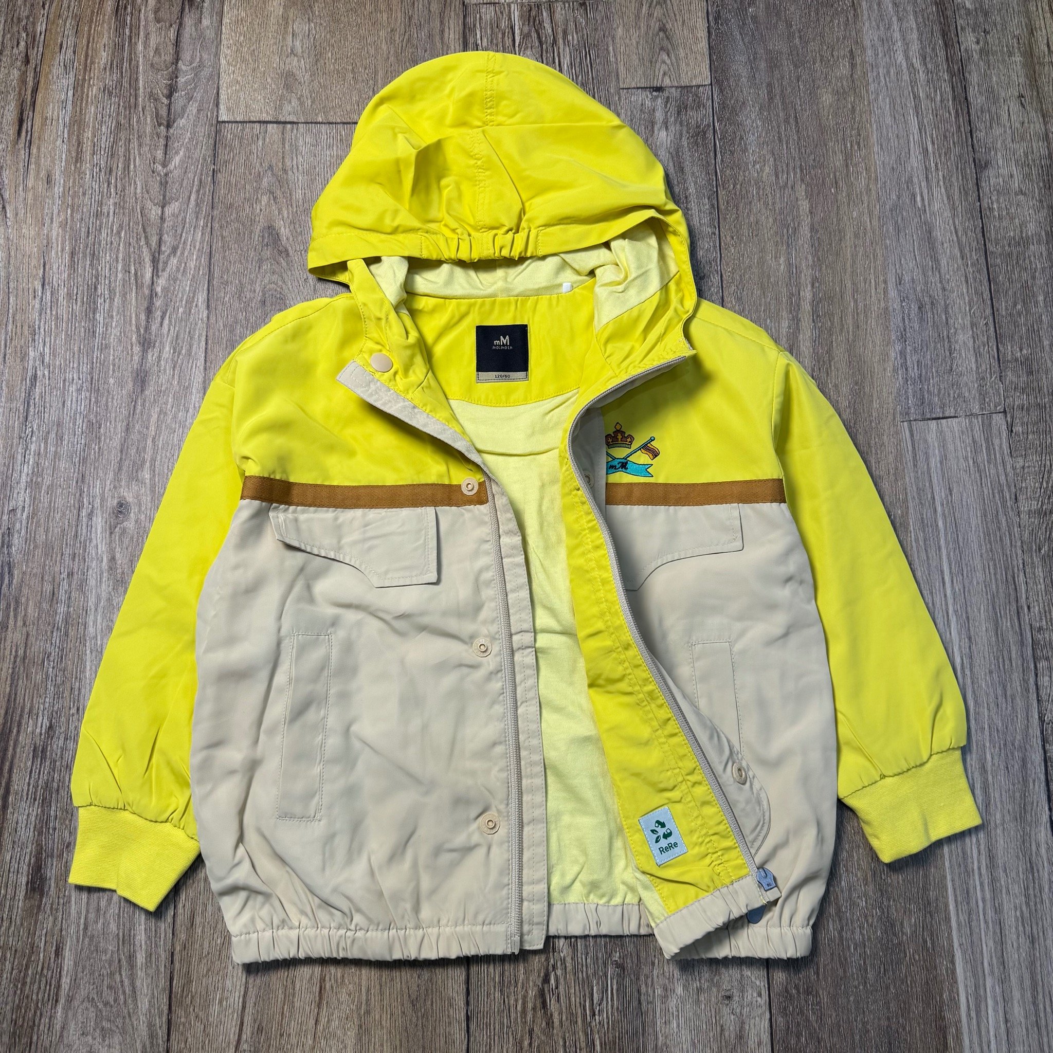 Áo khoác Moimoln 2 lớp màu be phối vàng cho bé size 100-140