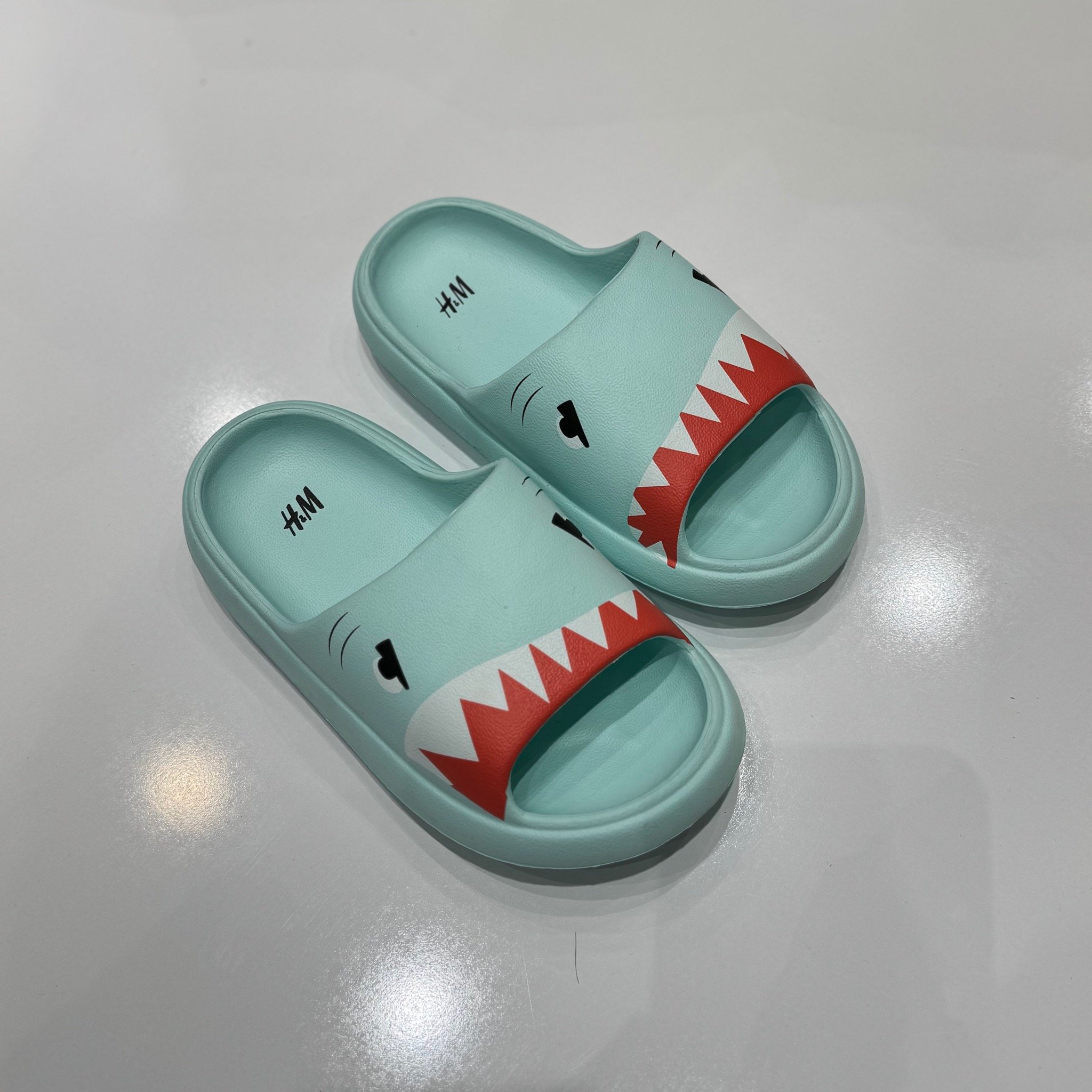 Dép nhựa HM nhiều màu cho bé size 28-35