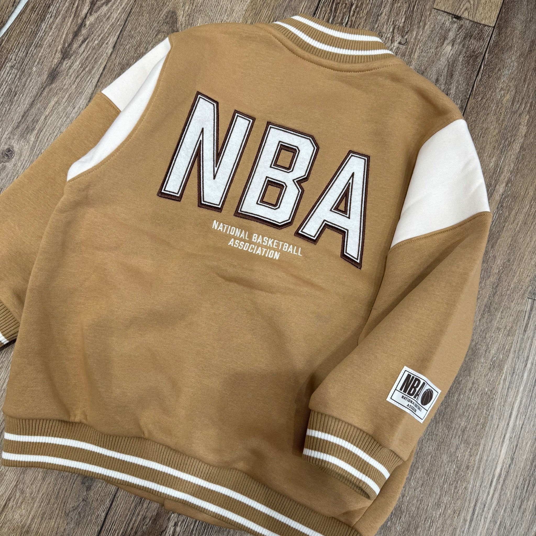 AKBT46 - Áo khoác bomber màu nâu be bóng chày cho bé size 4-10y