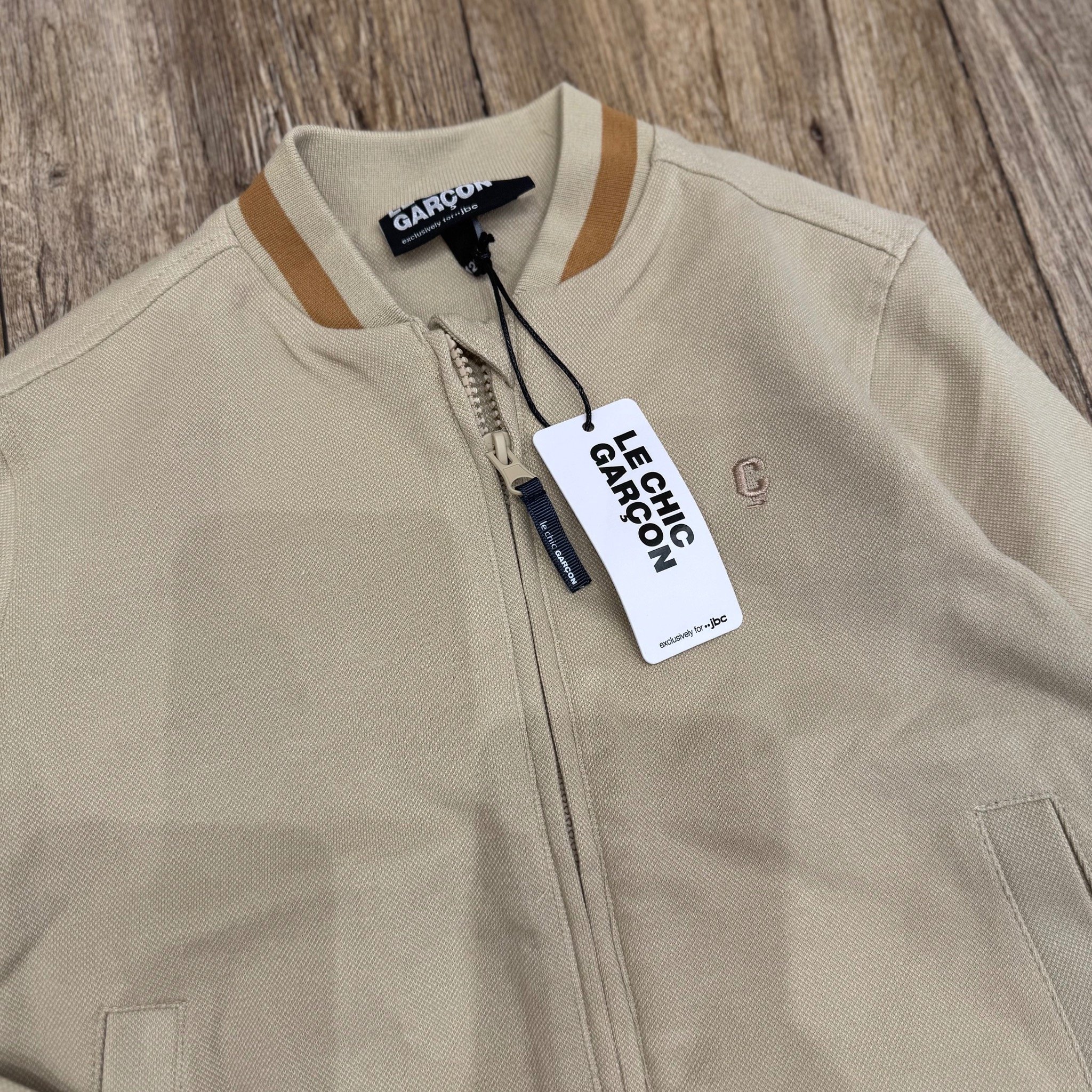 Áo khoác bomber Le Chic Garcon dư xịn màu be cho bé size 116-164