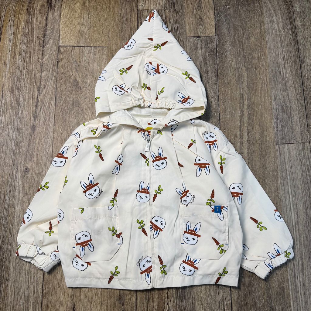 Áo khoác gió 2 lớp Moimoln lót cotton màu kem in thỏ cho bé size 90-120