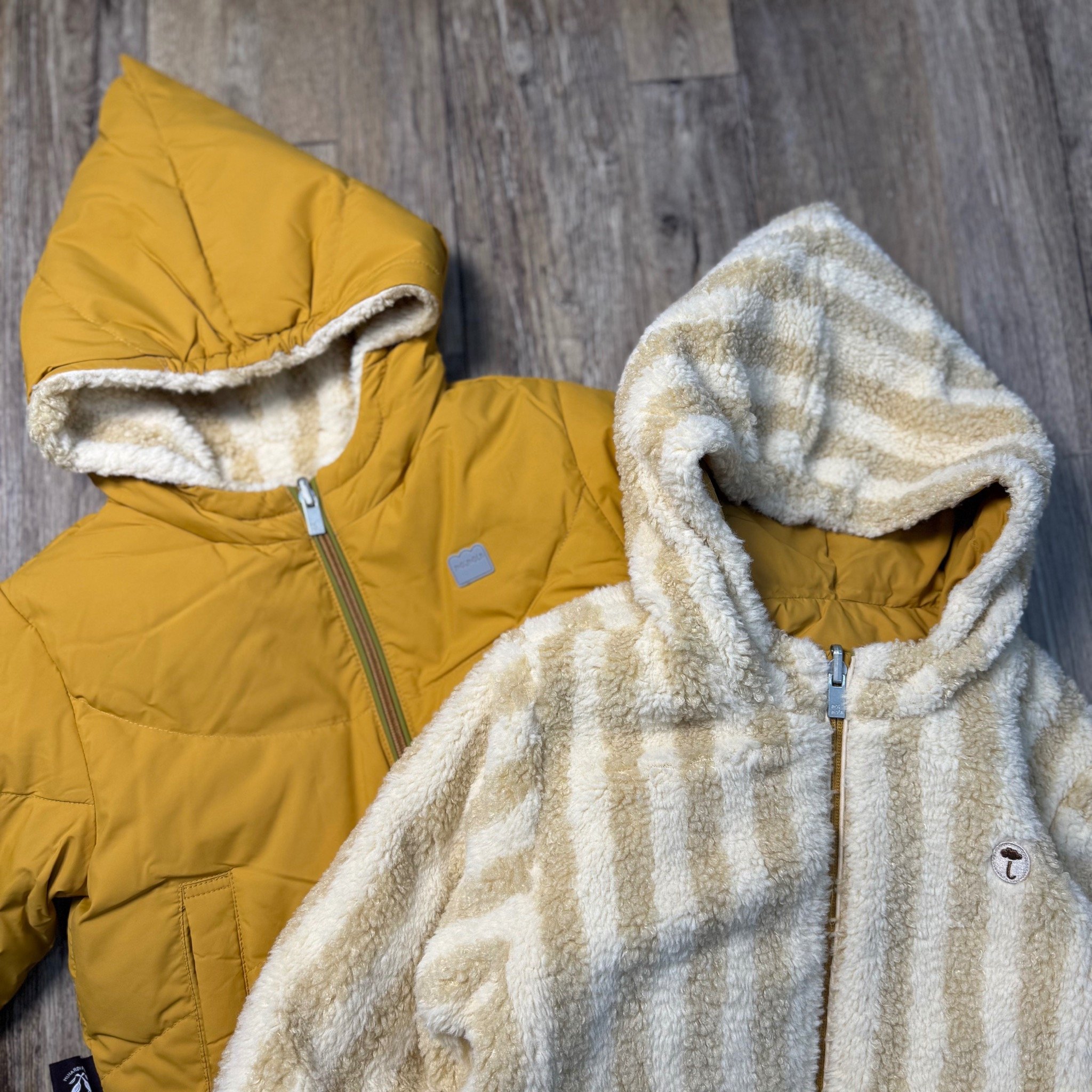 Áo khoác lông vũ Moimoln 2 mặt màu cam nâu phối lông kẻ cho bé size 90-120