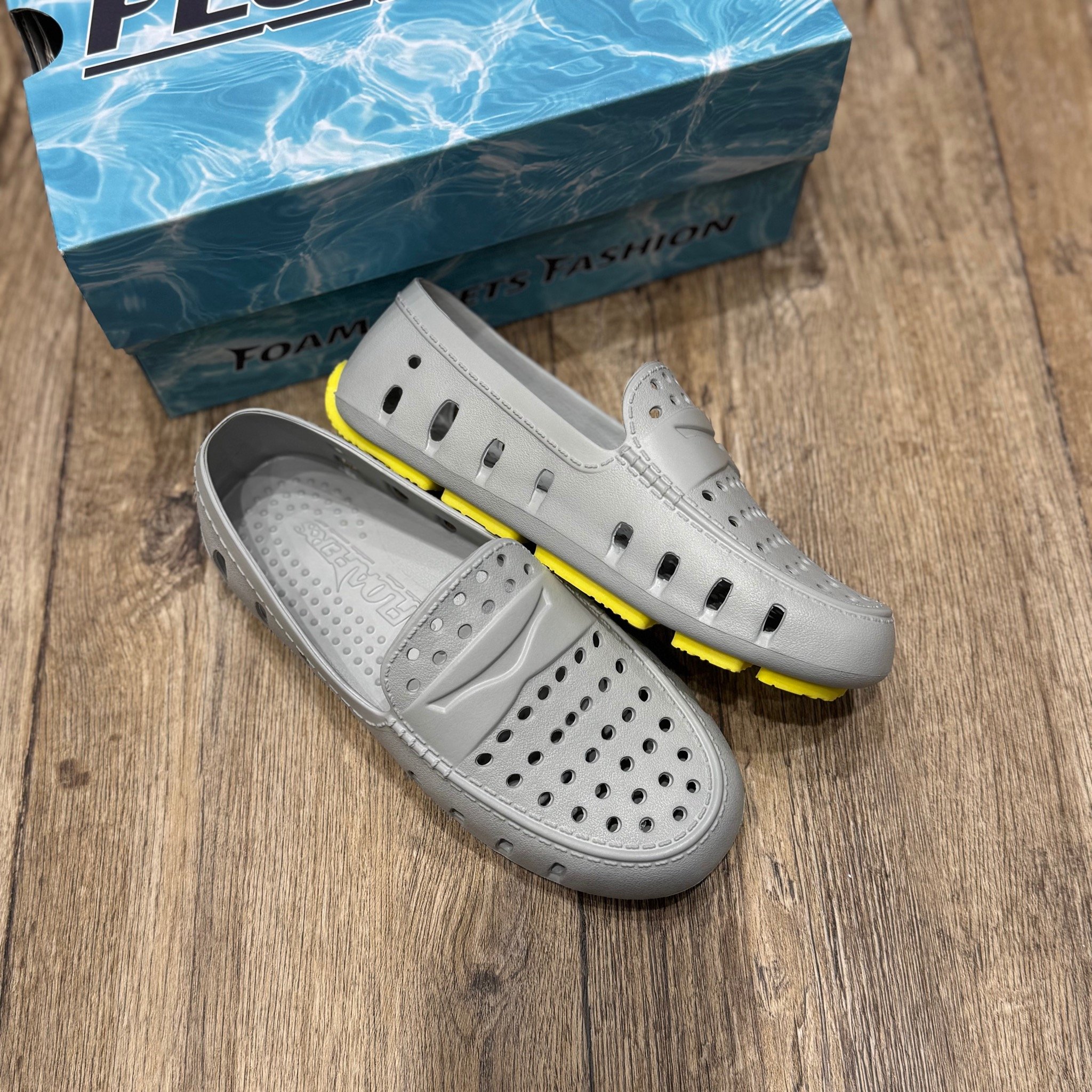 Giày nhựa Floafers Kids dư xịn dẻo thơm nhiều màu cho bé size 31-35